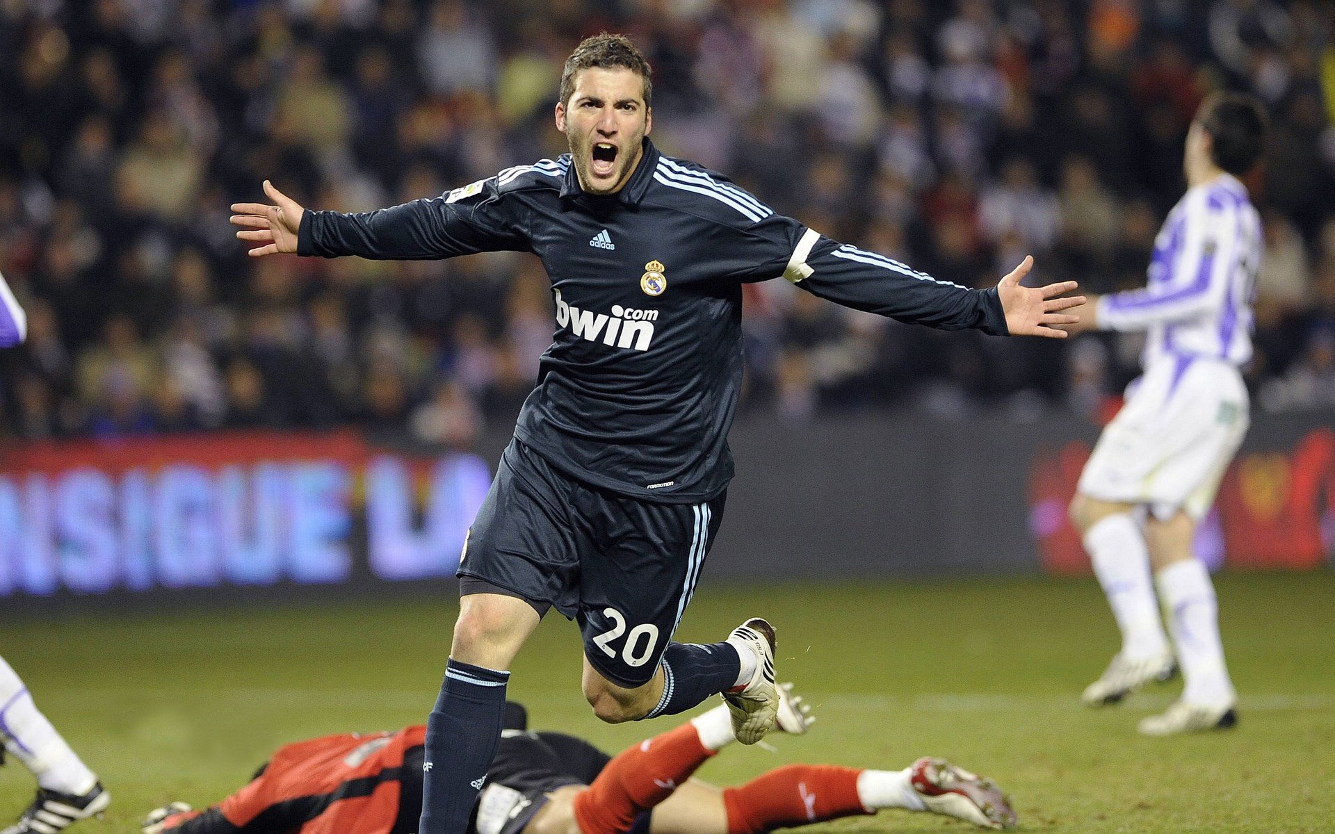 星空体育app登录入口-又少两支！五大联赛还剩四支0胜队伍，狼队输球最多紫百合令人意外